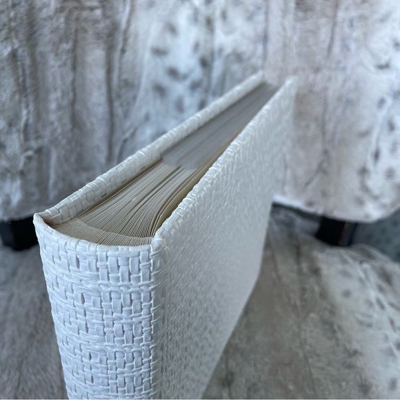 NEW Beautiful textured photo album - Picture 2 of 6